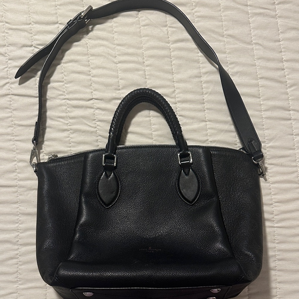 Elegant Black Leather Handbag